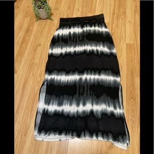 Ana long Maxi tie dye skirt size M